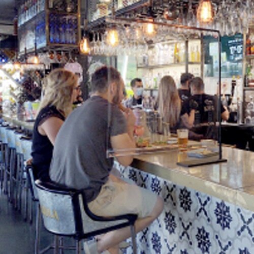 Partition on bar top